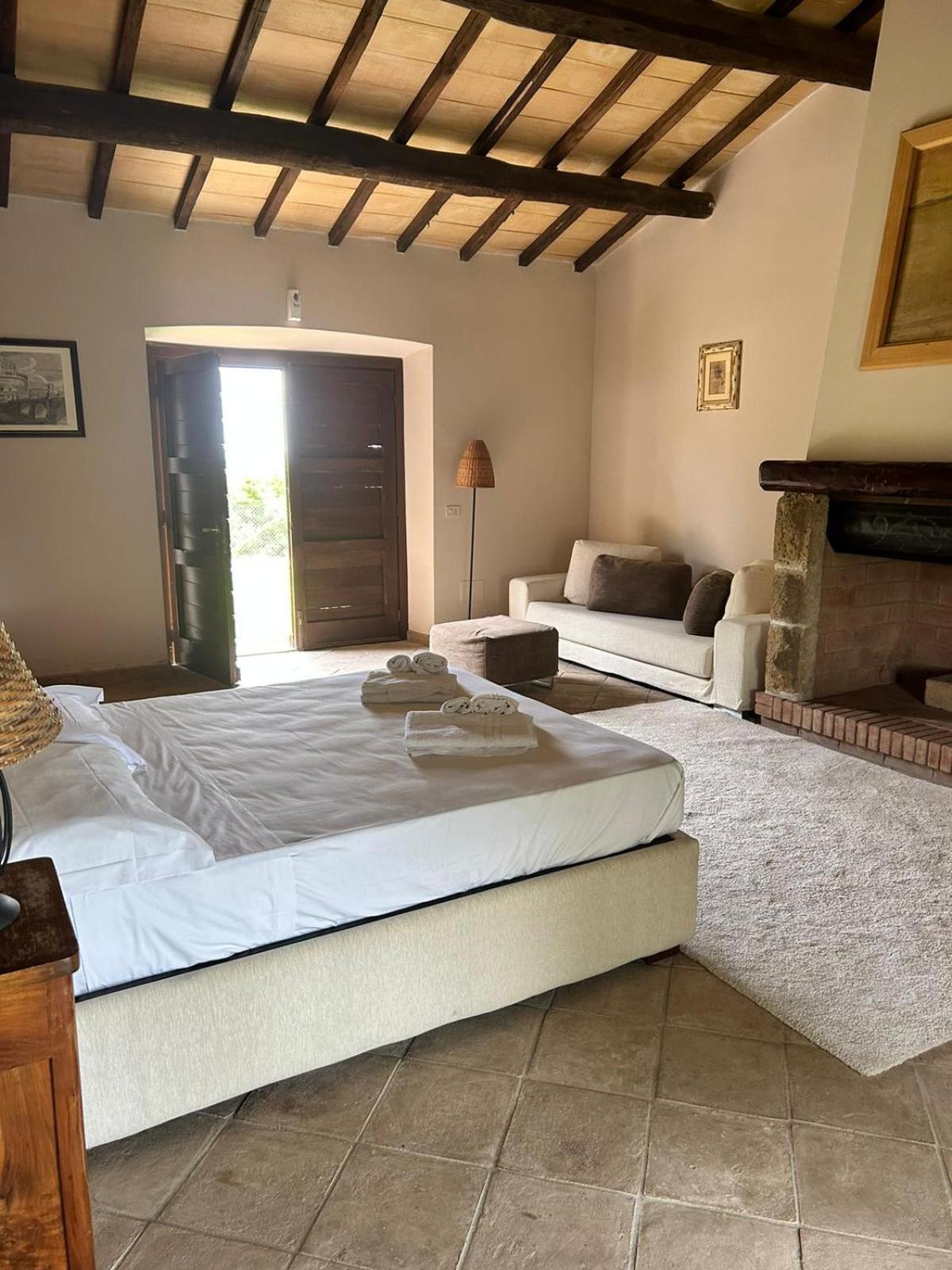 Agriturismo Cerrosughero Canino Luaran gambar